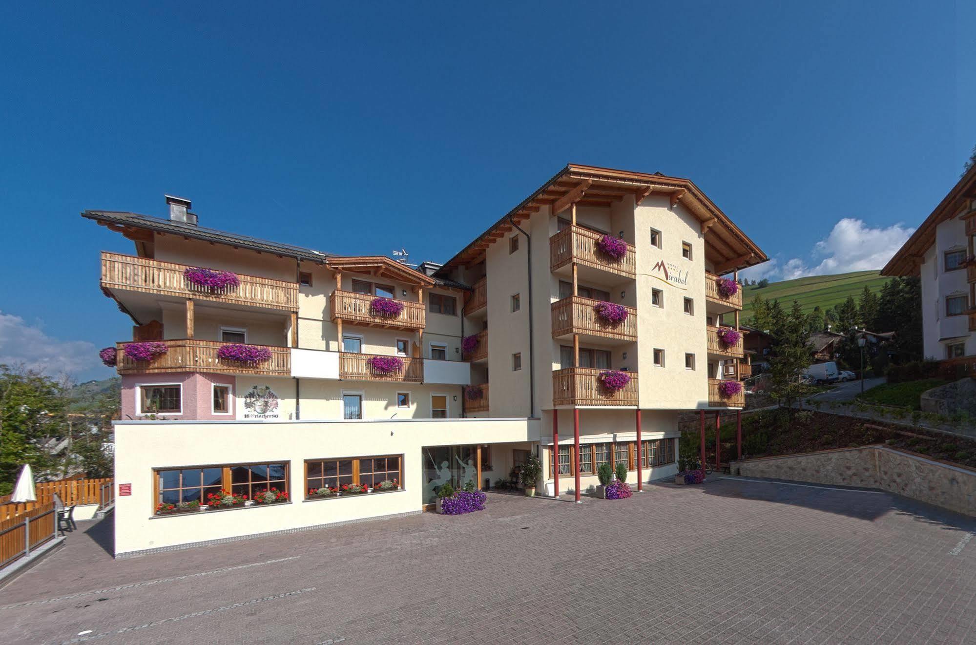 Mirabel 3*
